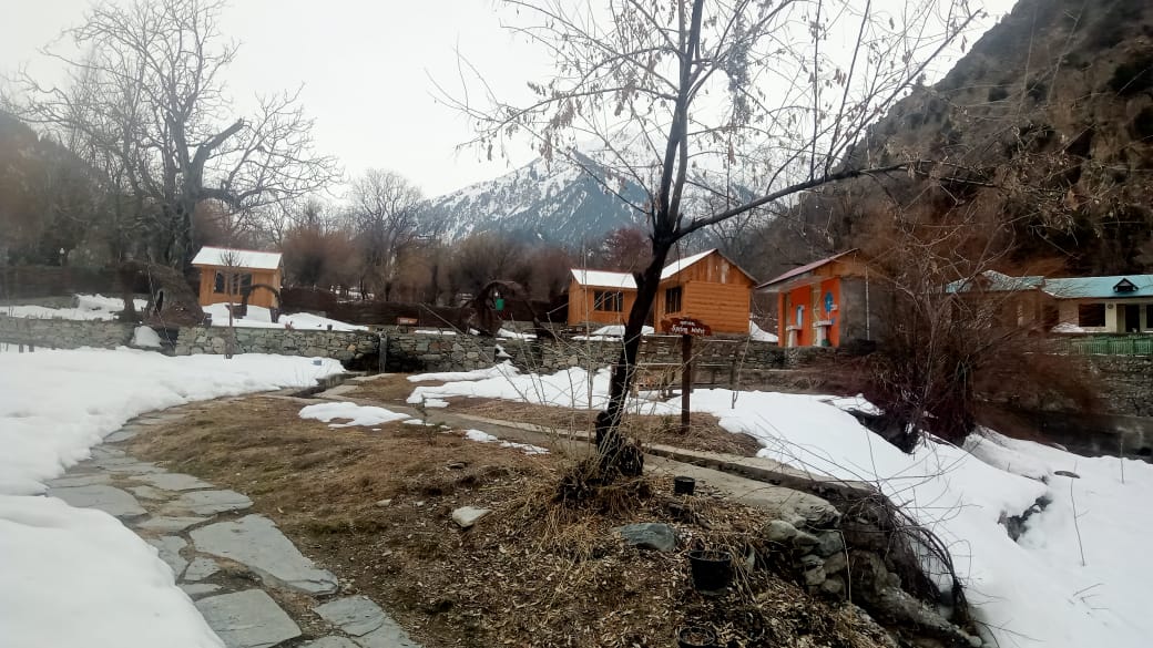Idyllic Hut Escapes