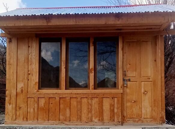 Idyllic Hut Escapes