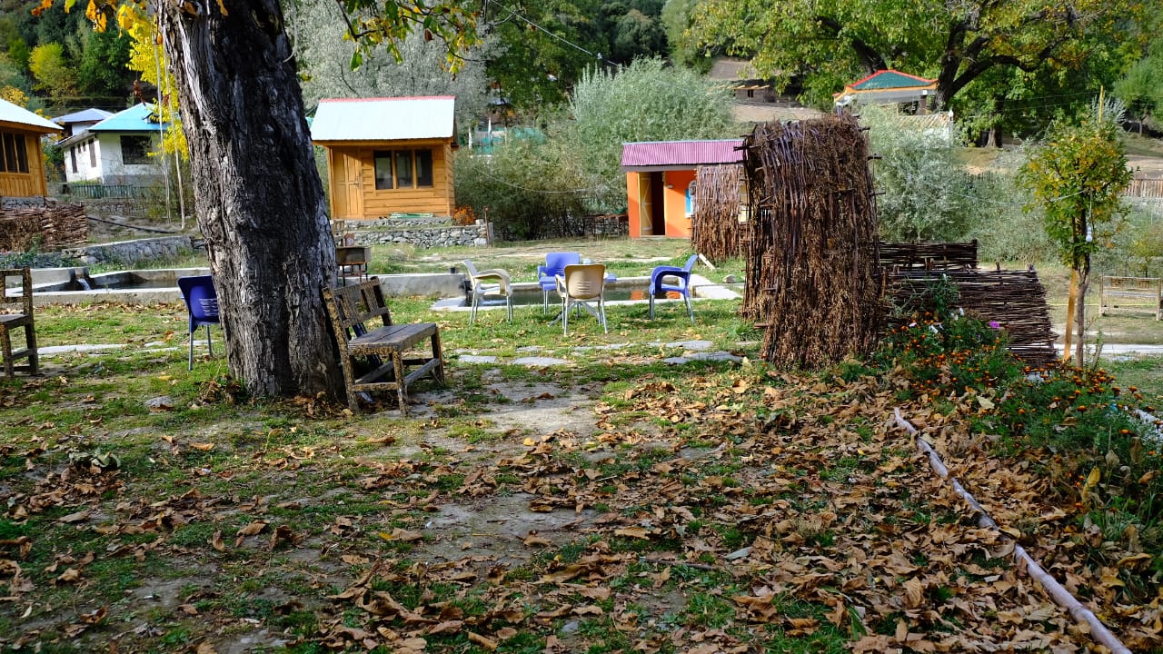 Idyllic Hut Escapes